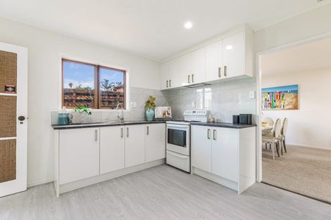 Photo of property in 1/15 Evans Road, Glen Eden, Auckland, 0602