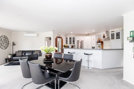 Photo of property in 10 Harris Place, Ngatea, 3503