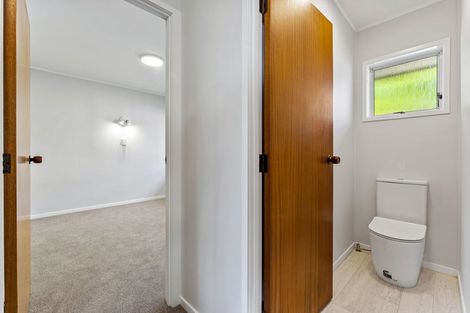 Photo of property in 2/63 Ocean View Road, Hillcrest, Auckland, 0627