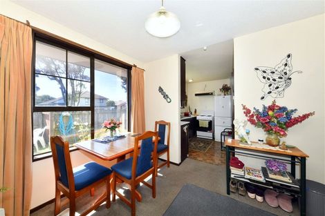 Photo of property in 37 Karnak Crescent, Russley, Christchurch, 8042