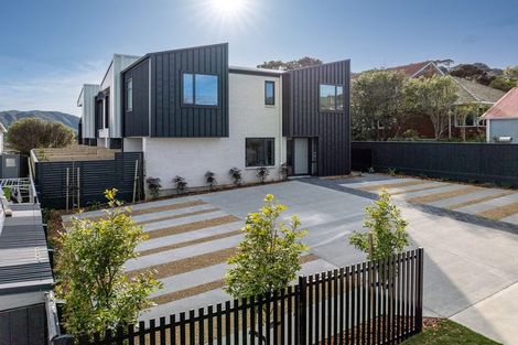 Photo of property in 32 Kaihuia Street, Northland, Wellington, 6012