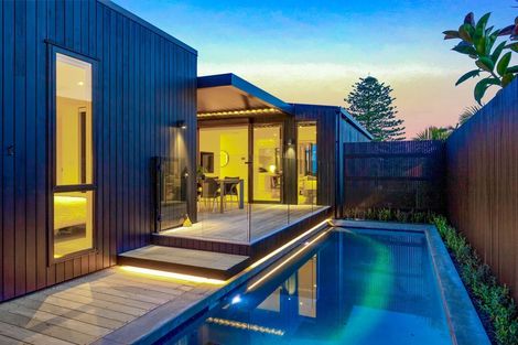 Photo of property in 1/517 Beach Road, Murrays Bay, Auckland, 0630