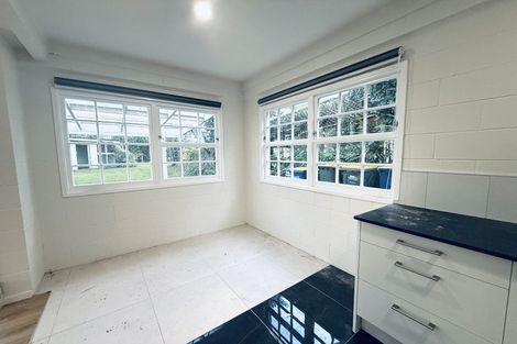 Photo of property in 82 Woodlands Crescent, Browns Bay, Auckland, 0630
