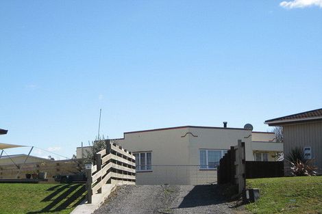 Photo of property in 14 Porritt Place, Waipukurau, 4200