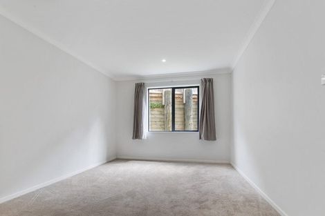 Photo of property in 34a Sovereign Place, Glenfield, Auckland, 0629