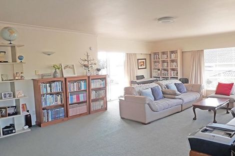 Photo of property in 10 Terrylyn Drive, Hillcrest, Auckland, 0627