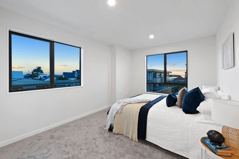 Photo of property in 42c Takutai Avenue, Half Moon Bay, Auckland, 2012