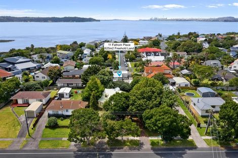 Photo of property in 11 Fathom Place, Te Atatu Peninsula, Auckland, 0610