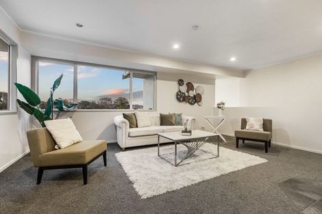 Photo of property in 10 Tamahere Drive, Glenfield, Auckland, 0629