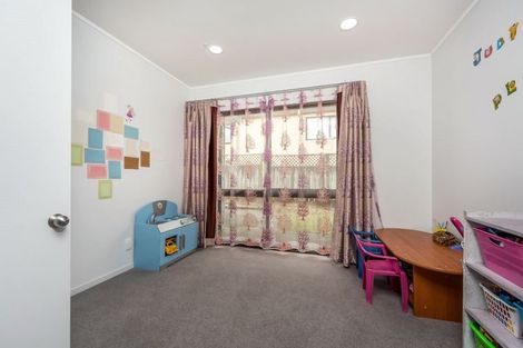 Photo of property in 6 Glucina Avenue, West Harbour, Auckland, 0618