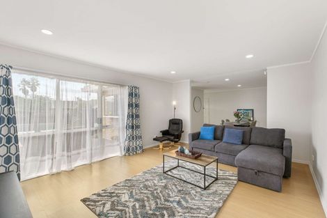 Photo of property in 1/9 Faldo Drive, Golflands, Auckland, 2013