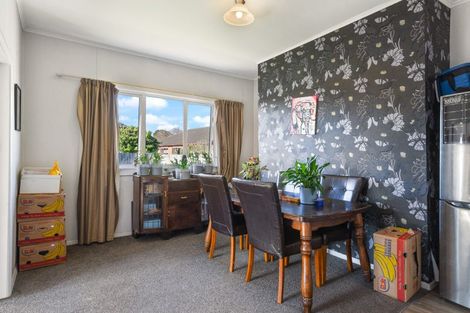 Photo of property in 11 Cochrane Street, Fairy Springs, Rotorua, 3015