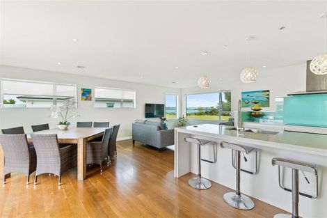 Photo of property in 477 Te Atatu Road, Te Atatu Peninsula, Auckland, 0610