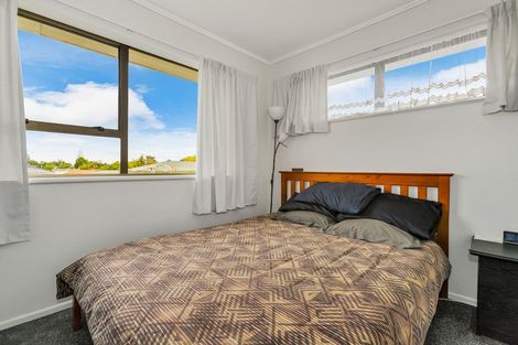 Photo of property in 2 Winsford Street, Manurewa, Auckland, 2102