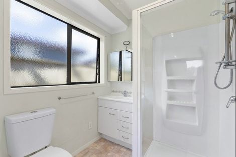 Photo of property in 35 Edgewater Grove, Whakatane, 3120