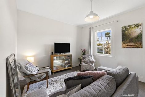 Photo of property in 7 Clifford Road, Johnsonville, Wellington, 6037