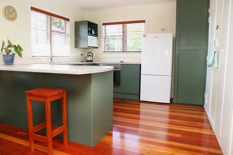 Photo of property in 6 Cliff Road, Papakura, 2110