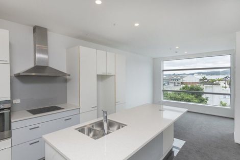 Photo of property in Marina View Apartments, 204/4 Reads Quay, Gisborne, 4010