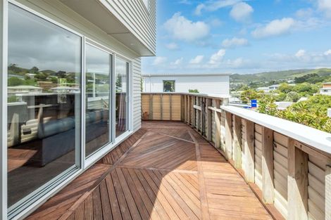 Photo of property in 34 Bassett Road, Johnsonville, Wellington, 6037