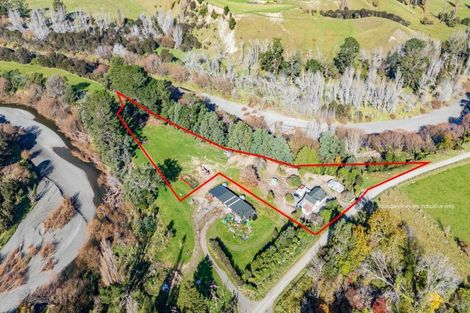Photo of property in 172 Moeraki Road, Hinakura, Martinborough, 5784