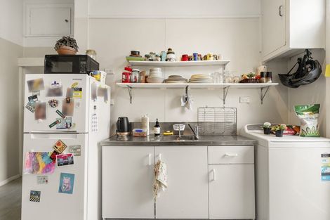 Photo of property in 25 Myrtle Crescent, Mount Cook, Wellington, 6021