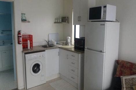 Photo of property in 3 Nadine Place, Mangere Bridge, Auckland, 2022