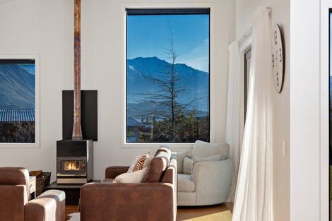 Photo of property in 20 Infinity Drive, Wanaka, 9305