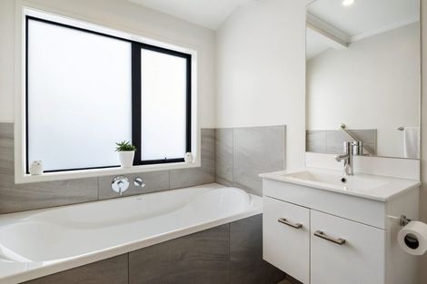 Photo of property in 31 Cavalli Road, Long Bay, Auckland, 0630