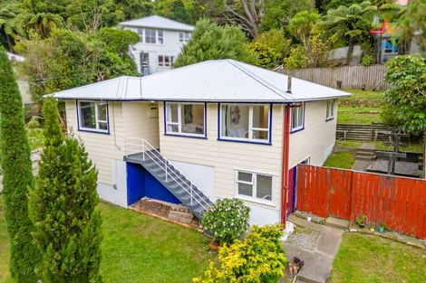 Photo of property in 6 Tobruk Street, Karori, Wellington, 6012