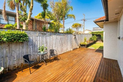 Photo of property in 1/9 Corrella Road, Belmont, Auckland, 0622