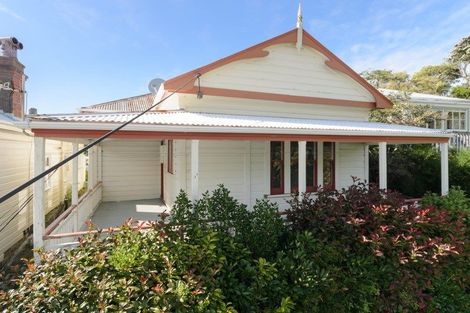 Photo of property in 39 Todman Street, Brooklyn, Wellington, 6021