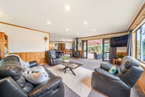 Photo of property in 38 Emerald Hill Drive, Birchville, Upper Hutt, 5018