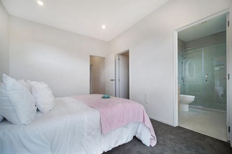 Photo of property in 42 Holcroft Street, Papakura, 2110