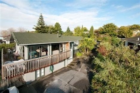 Photo of property in 10 Weatherly Road, Torbay, Auckland, 0630
