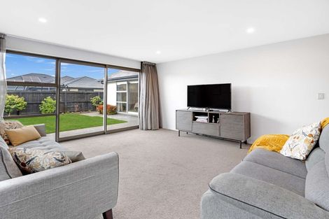 Photo of property in 5 Whitau Place, Marshland, Christchurch, 8083