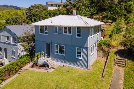 Photo of property in 11 Arene Grove, Titahi Bay, Porirua, 5022