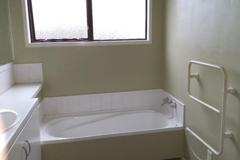 Photo of property in 53f3 Dominion Park Street, Johnsonville, Wellington, 6037