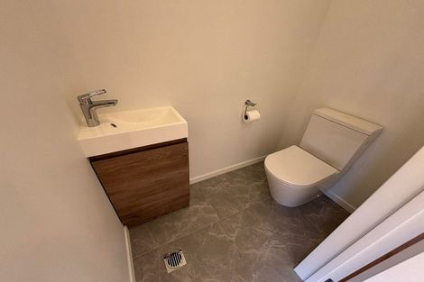 Photo of property in 19 Ellesmere Crescent, Pakuranga Heights, Auckland, 2010