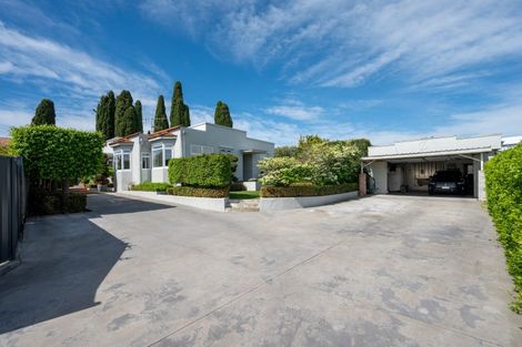 Photo of property in 2 Busby Hill, Havelock North, 4130