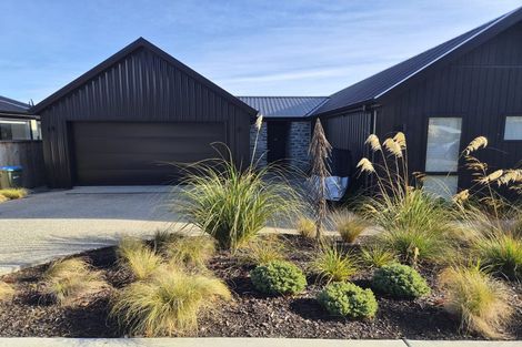 Photo of property in 20 Cheviot Street, Jacks Point, 9371