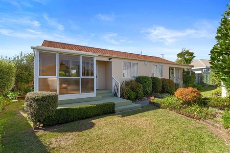 Photo of property in 33 Russley Drive, Mount Maunganui, 3116