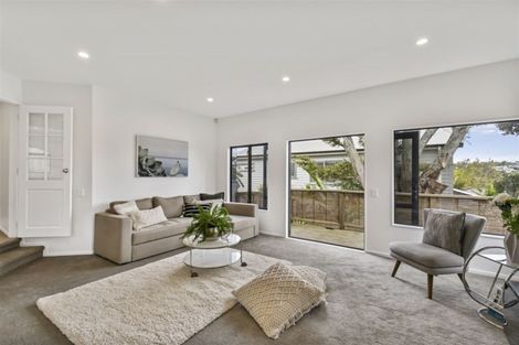 Photo of property in 2/93 Stanley Road, Glenfield, Auckland, 0629