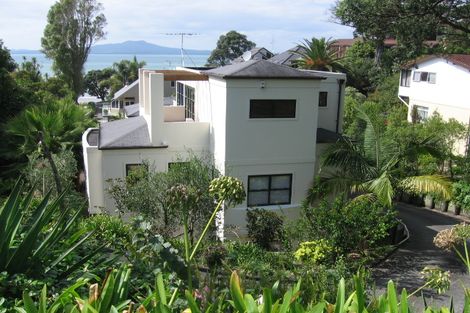 Photo of property in 1/75 Beach Road, Castor Bay, Auckland, 0620