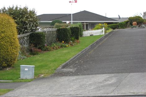 Photo of property in 3b Sandel Rise, Merrilands, New Plymouth, 4312