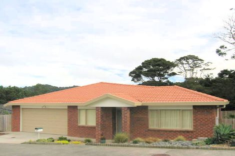 Photo of property in 17 Shah Place, Glen Eden, Auckland, 0602