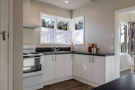 Photo of property in 27 Savage Crescent, West End, Palmerston North, 4412