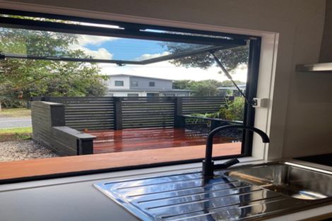 Photo of property in 2 Eveline Street, Mangawhai Heads, Mangawhai, 0505
