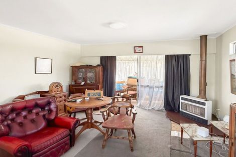 Photo of property in 1 Otanga Street, Dannevirke, 4930