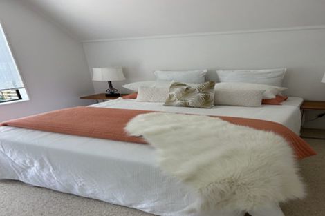 Photo of property in 1/1 Tern Place, Unsworth Heights, Auckland, 0632