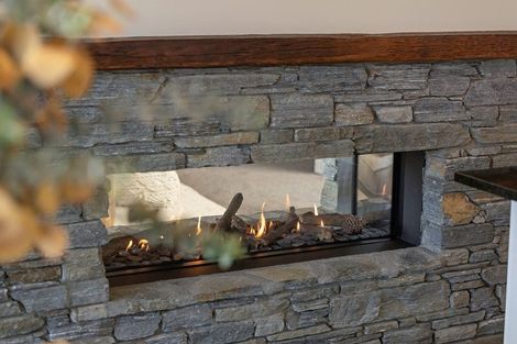 Photo of property in 1 Goldleaf Hill, Queenstown, 9300